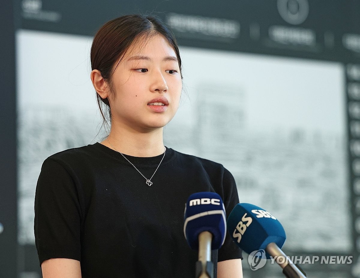 西媒介绍国家德比裁判马丁内斯：此前四次执法皇马vs巴萨 两队各取两胜