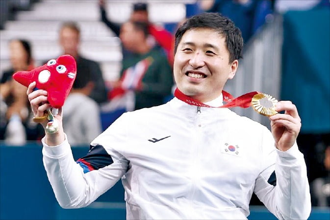 泰勒-亚当斯：球队的表现非常出色；我们正在接近我们的目标