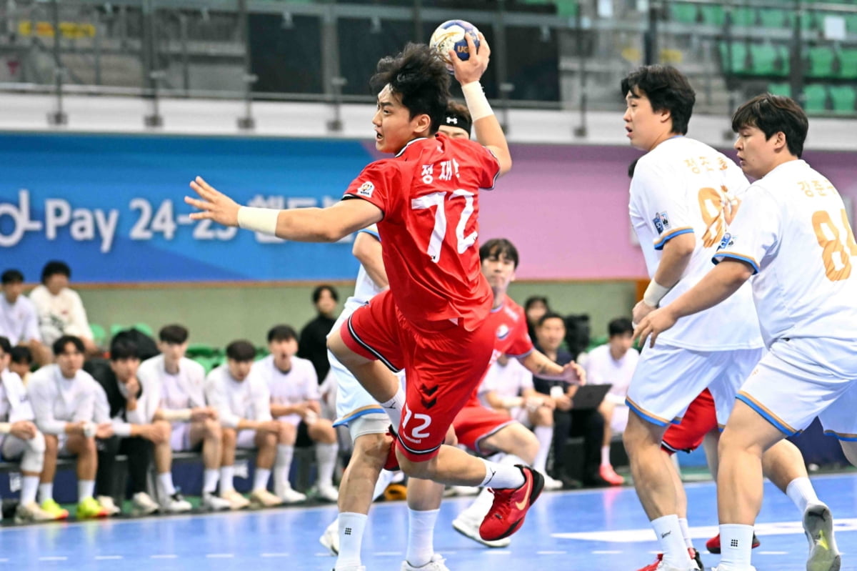 维埃拉：米兰实力很强大；没换上巴洛特利是因为当时不需要