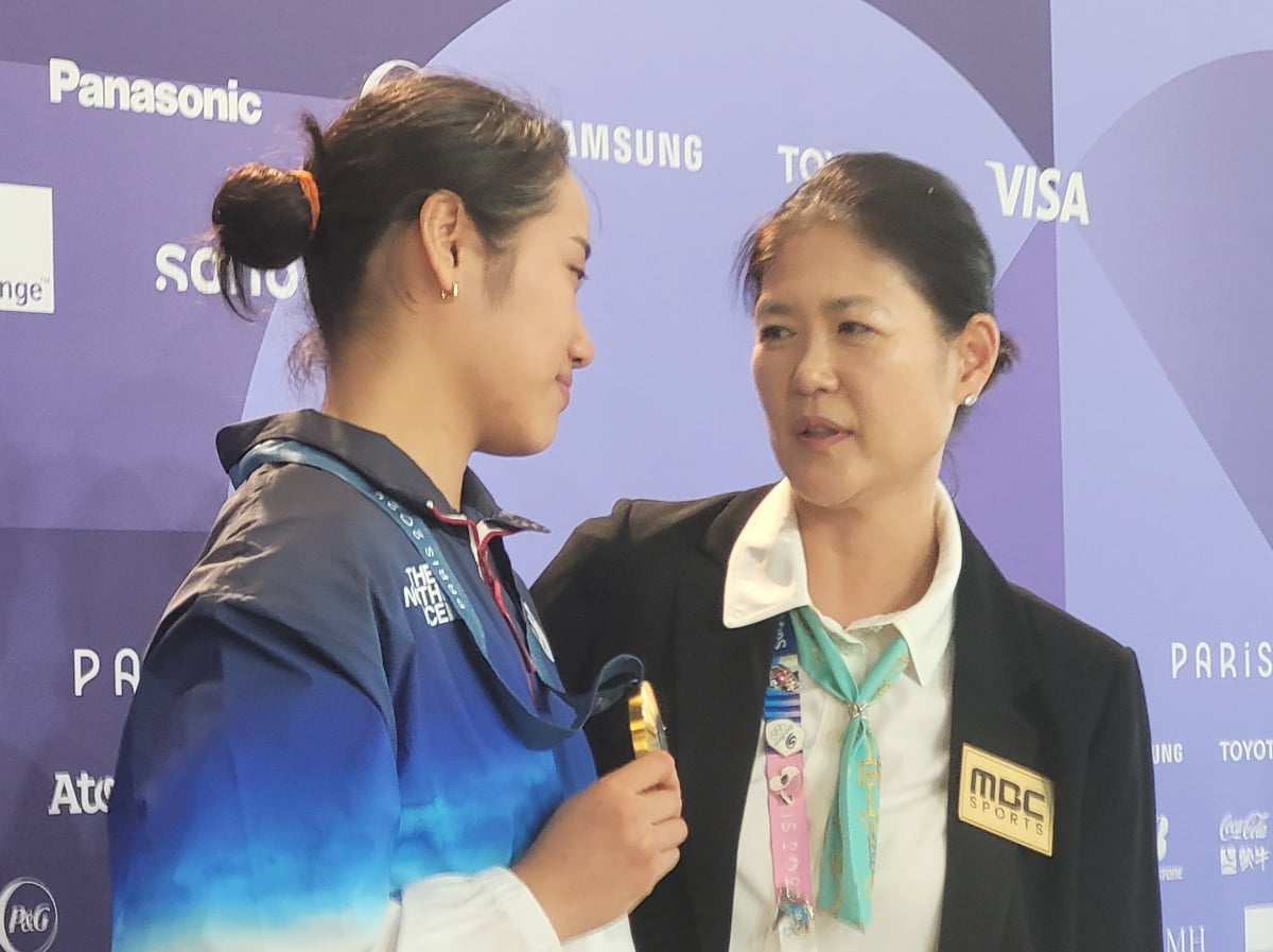 皇家社会主帅：第二个点球极具争议 我们正在摧毁足球