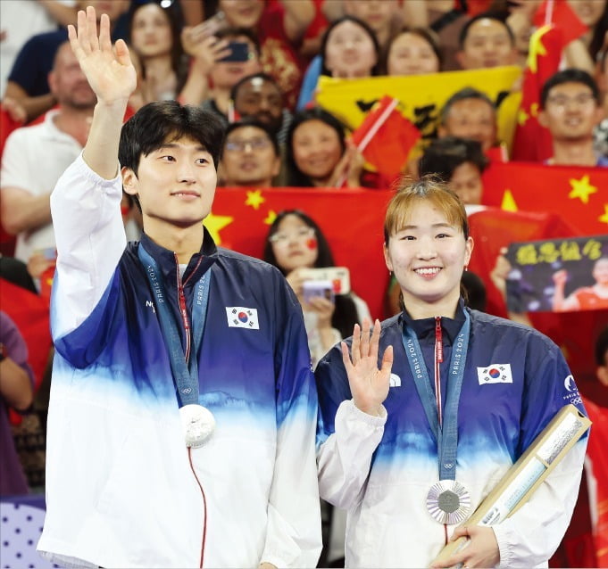 “进攻猛如龙，带队一条虫”，细数NBA带队最差5大球星