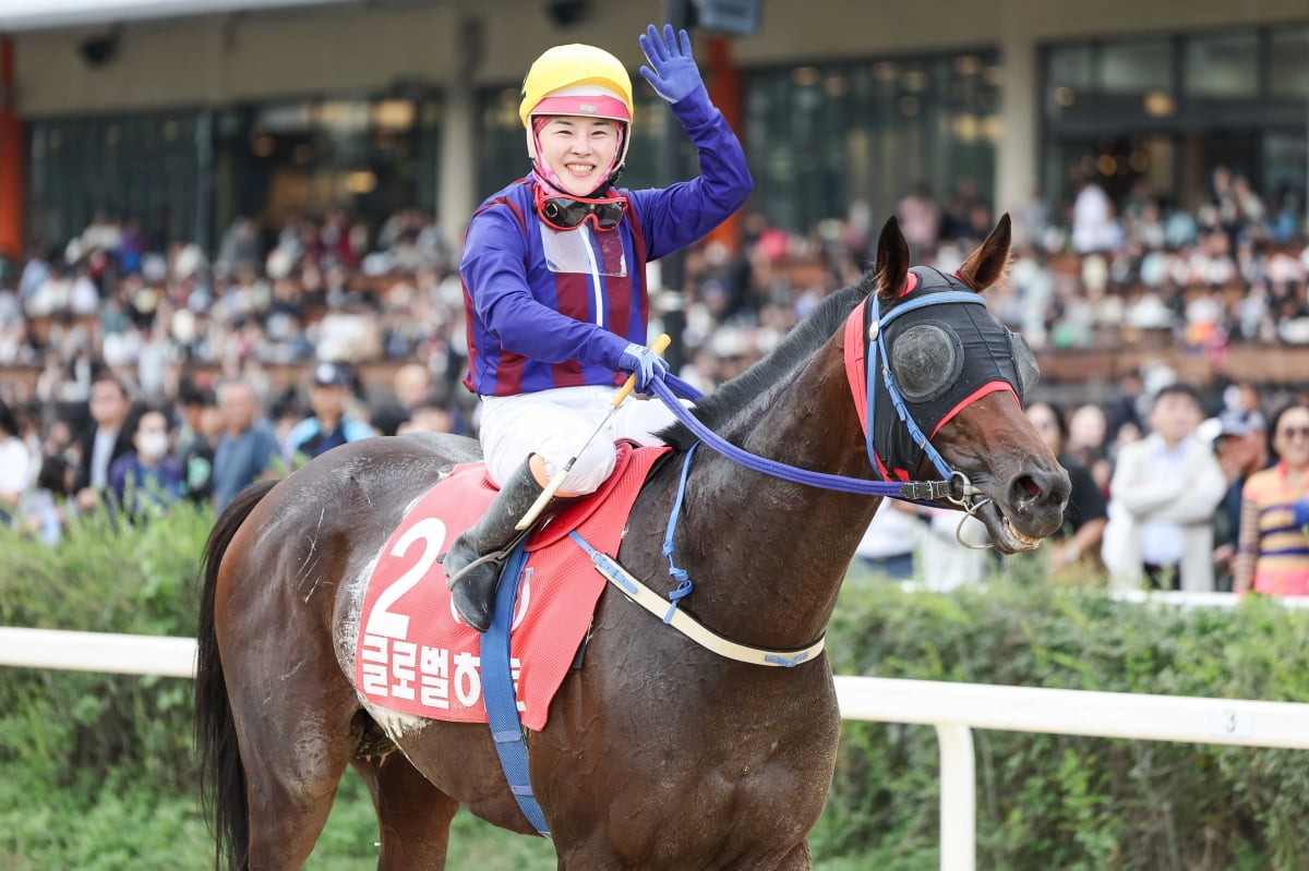皇家社会vs巴萨半场数据：巴萨7次射0射正，绝对机会2-0