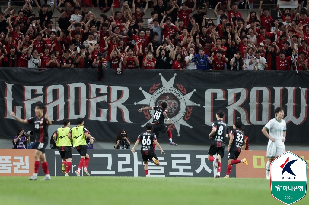 ⚽英超半场：瓦尔迪闪击破门，因斯头球中柱，莱斯特城1-0西汉姆联