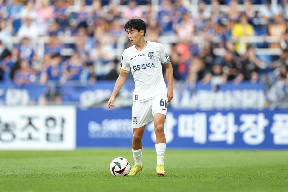 乌加特本场6次犯规，为本赛季英超球员单场第二多