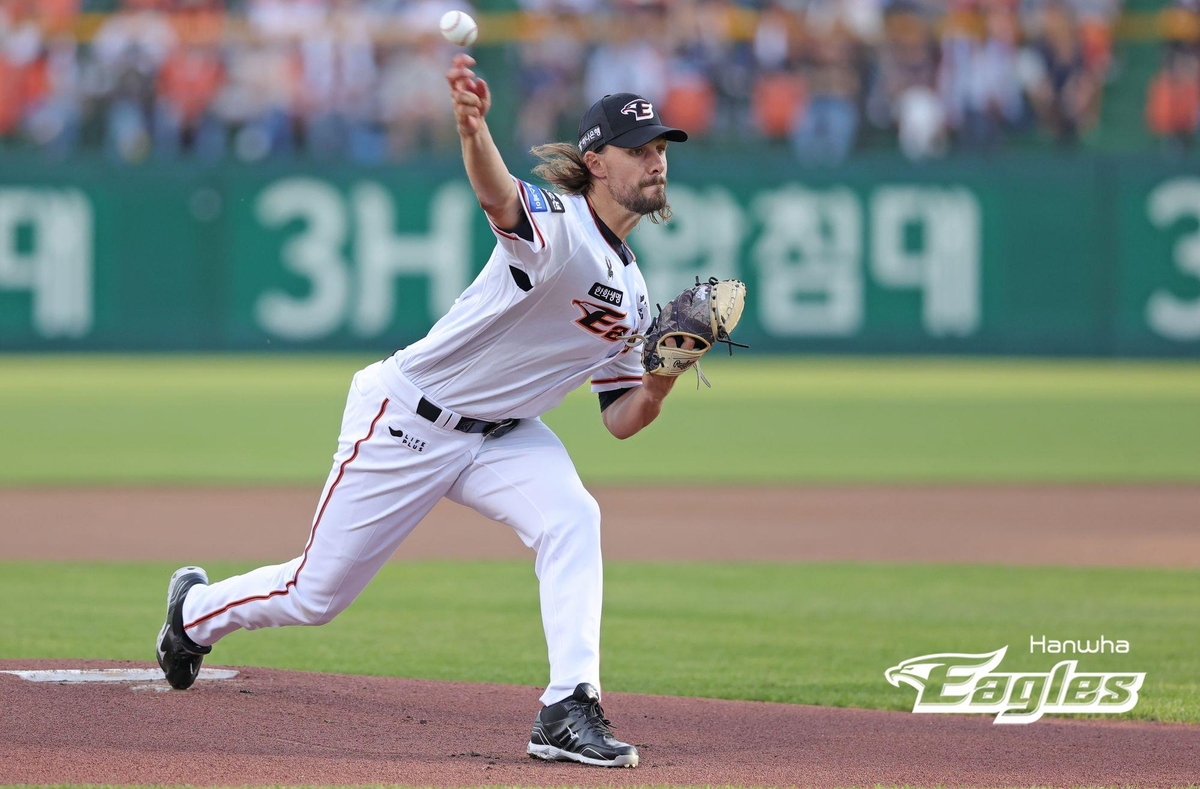 打破僵局！稻垣祥头球破门 名古屋鲸鱼1-0领先