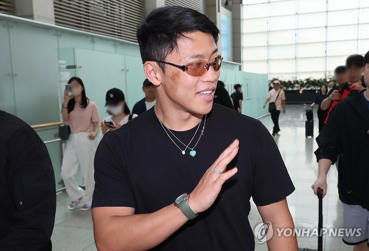 阿贾克斯和皇马有意拜仁U17中场伦纳特-卡尔