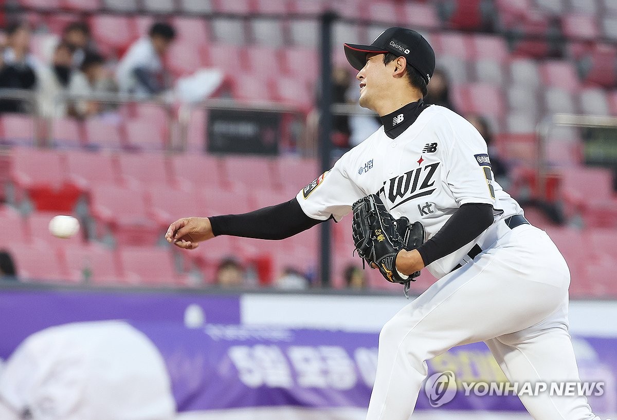 记者：19天6战后申花迎来短暂休整，5名国脚今下午去国足报到