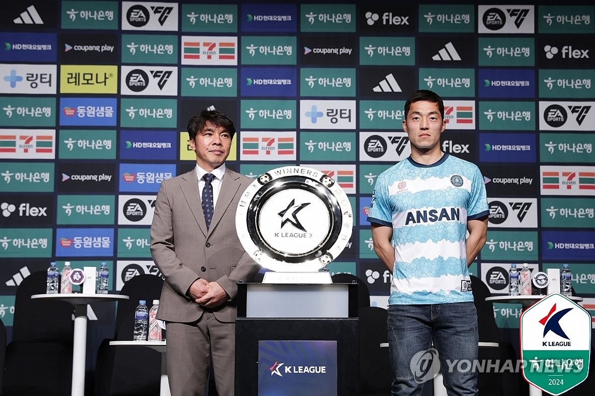 “等你下课”巡演！曼联球迷高唱嘲讽瓜帅下课，热刺等球迷也唱过